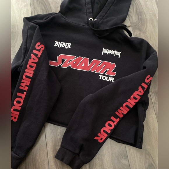 JUSTIN BEIBER PURPOSE TOUR STADIUM TOUR CROPPED HOODIE - Picture 1 of 6